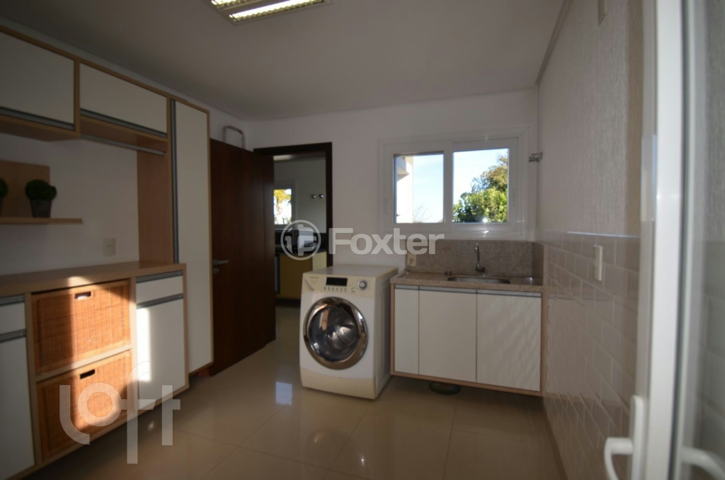 Casa à venda com 3 quartos, 990m² - Foto 2