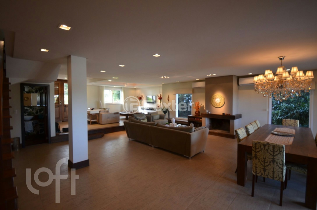 Casa à venda com 3 quartos, 990m² - Foto 1