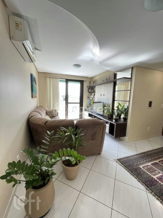 Apartamento à venda com 2 quartos, 79m² - Foto 5