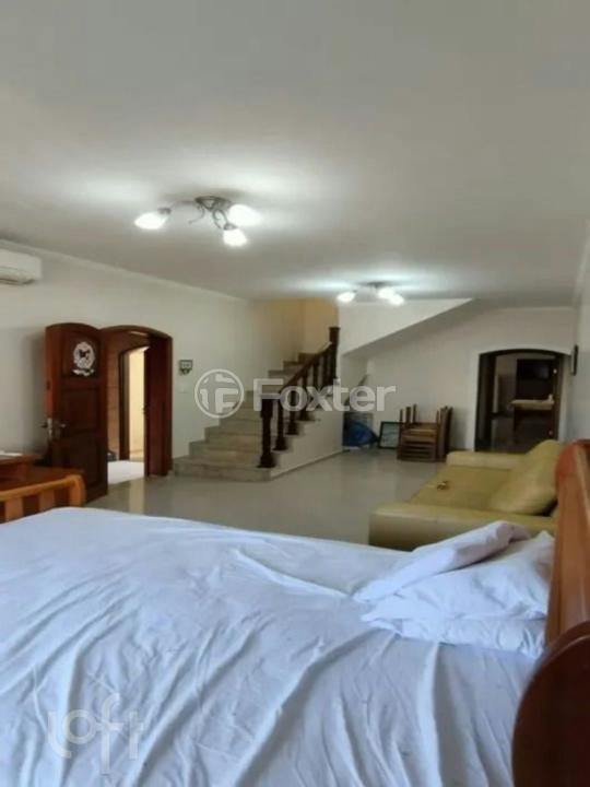 Casa à venda com 3 quartos, 200m² - Foto 2
