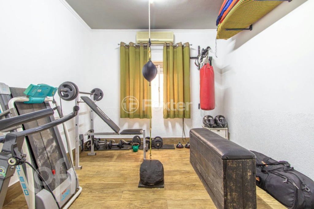 Casa à venda com 3 quartos, 240m² - Foto 4