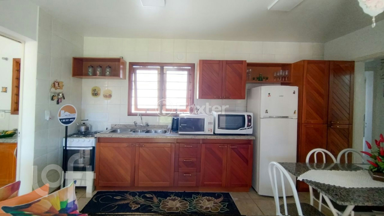 Casa à venda com 2 quartos, 90m² - Foto 3