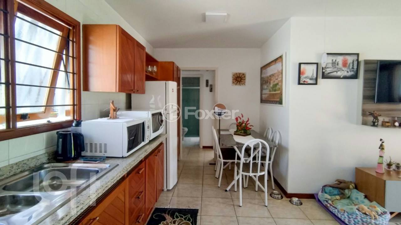Casa à venda com 2 quartos, 90m² - Foto 4