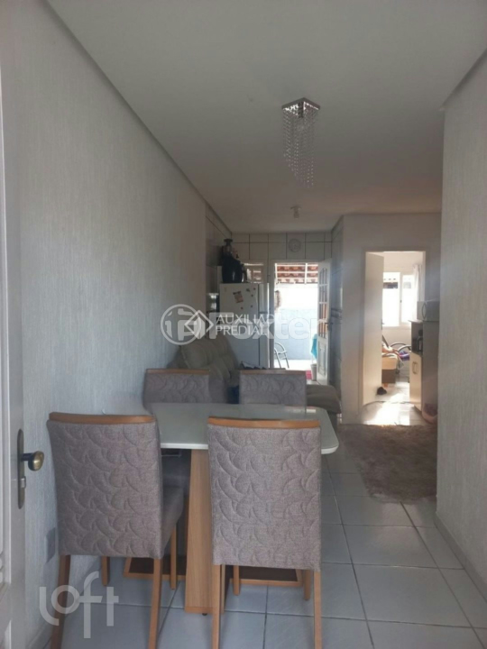 Casa à venda com 2 quartos, 45m² - Foto 1