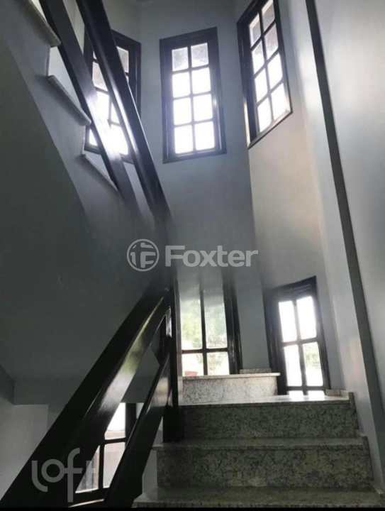 Casa à venda com 3 quartos, 256m² - Foto 9
