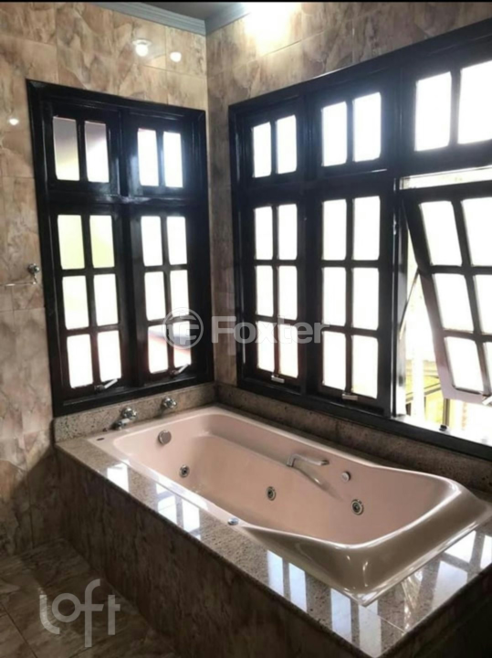 Casa à venda com 3 quartos, 256m² - Foto 8