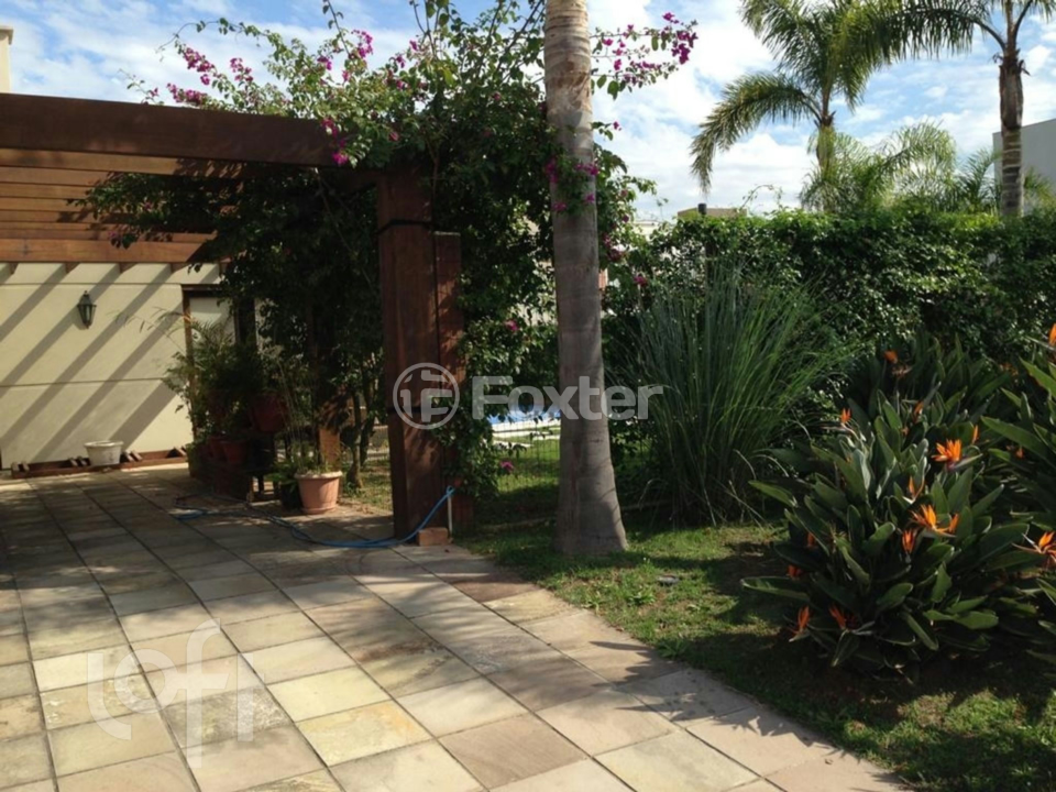 Casa à venda com 3 quartos, 380m² - Foto 8
