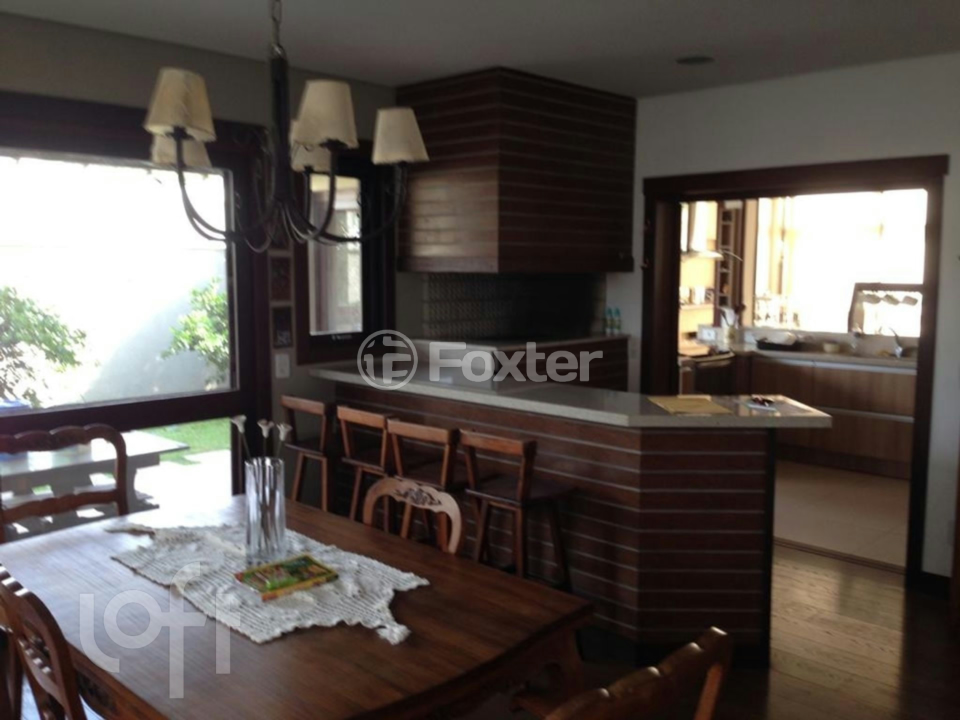 Casa à venda com 3 quartos, 380m² - Foto 2
