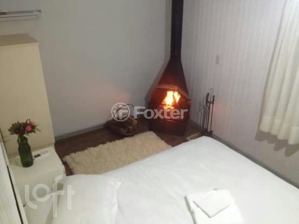 Casa à venda com 5 quartos, 140m² - Foto 9