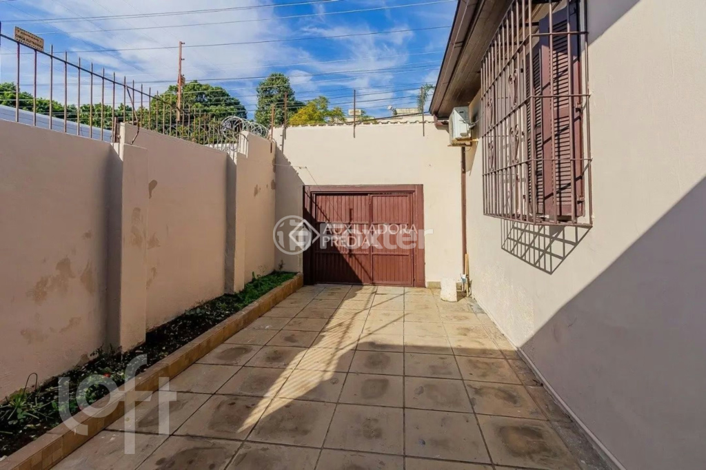 Casa à venda com 2 quartos, 90m² - Foto 3