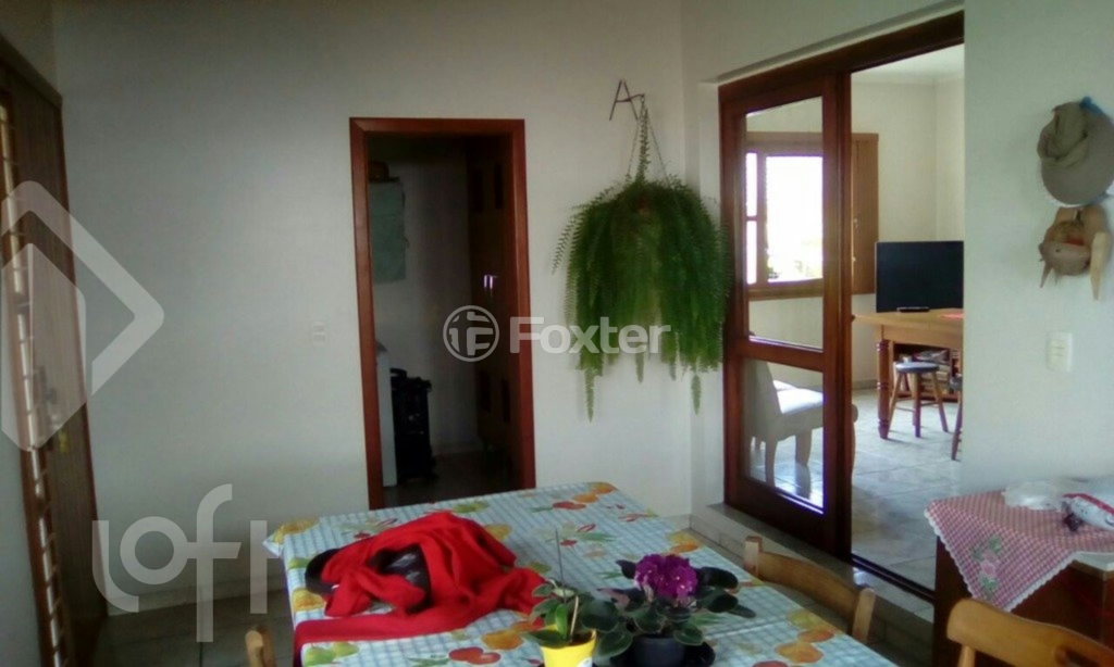 Casa à venda com 4 quartos, 130m² - Foto 2