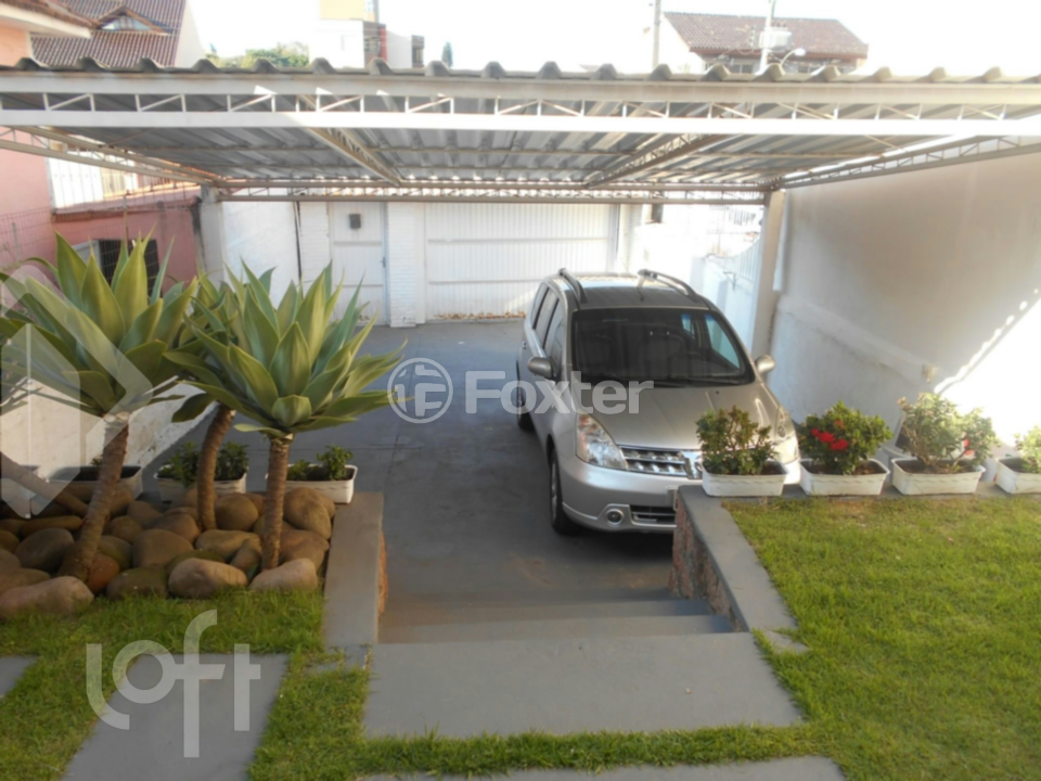 Casa à venda com 5 quartos, 260m² - Foto 1