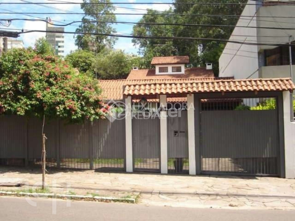 Casa à venda com 3 quartos, 143m² - Foto 2