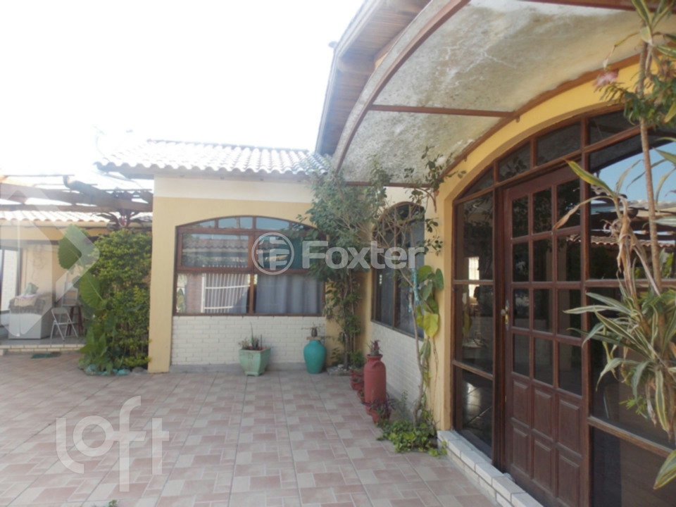 Casa à venda com 2 quartos, 150m² - Foto 2