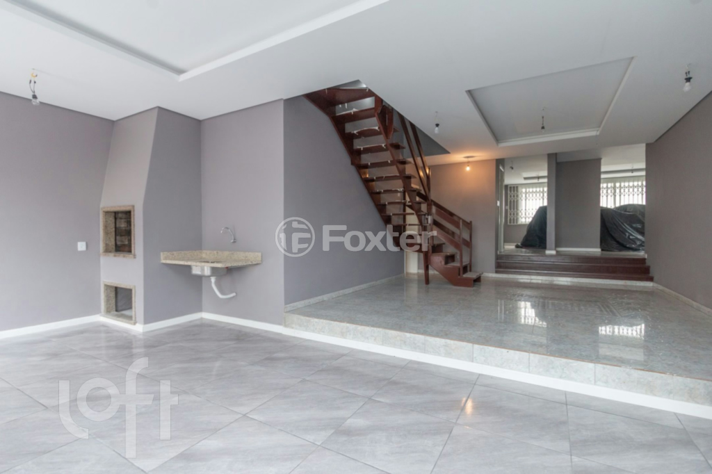 Casa à venda com 4 quartos, 290m² - Foto 1