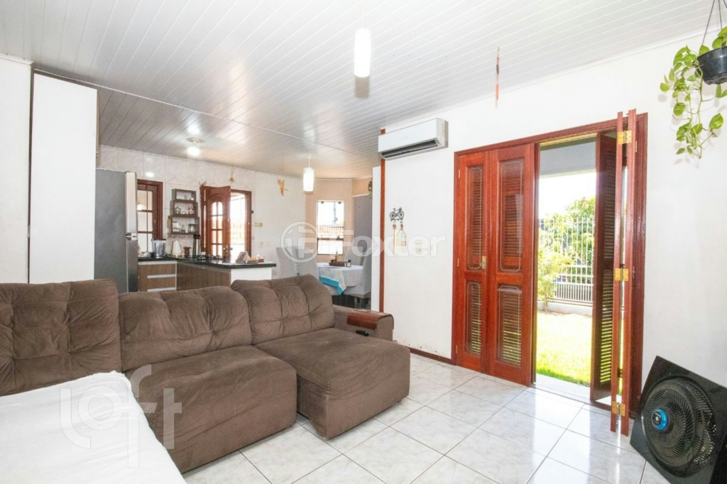 Casa à venda com 3 quartos, 80m² - Foto 3