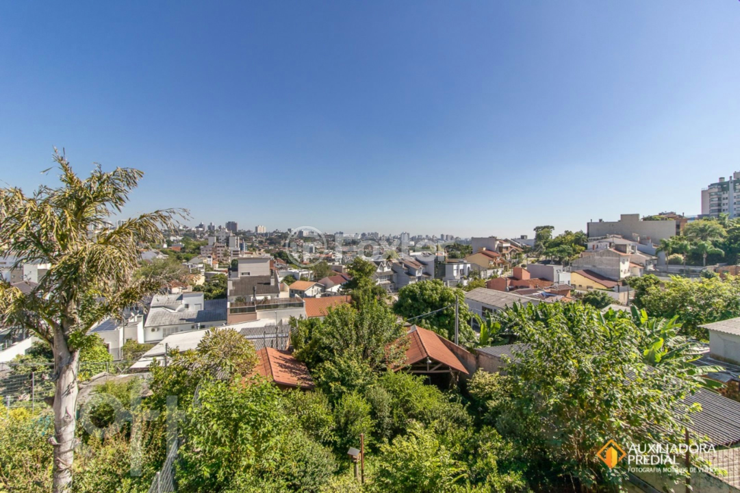 Casa à venda com 4 quartos, 1100m² - Foto 2