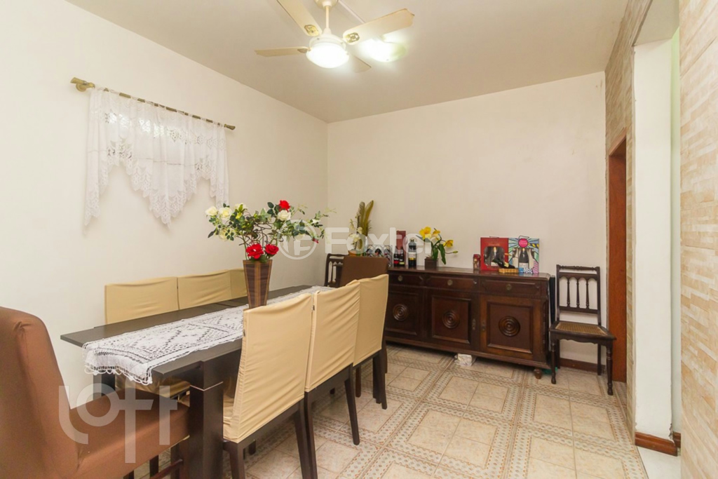 Casa à venda com 3 quartos, 330m² - Foto 8