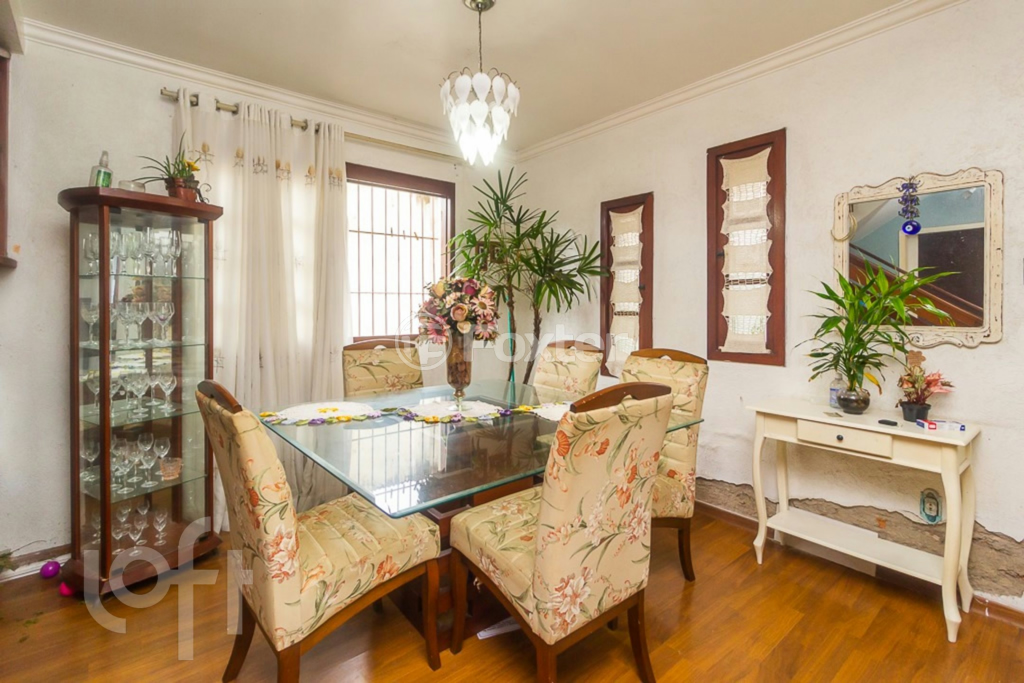 Casa à venda com 3 quartos, 330m² - Foto 1
