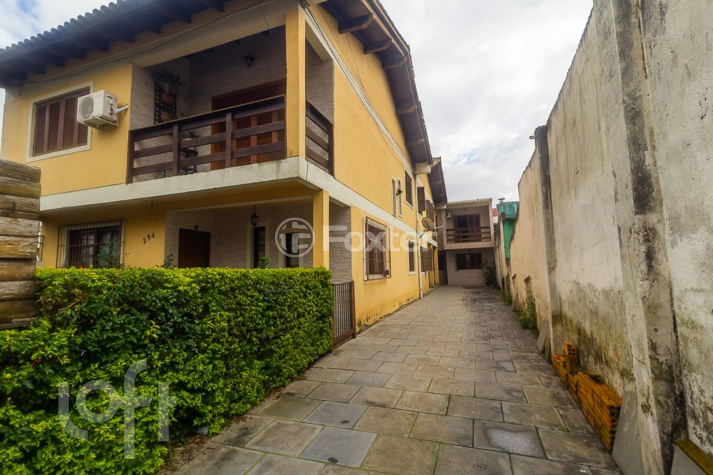 Casa à venda com 3 quartos, 330m² - Foto 4