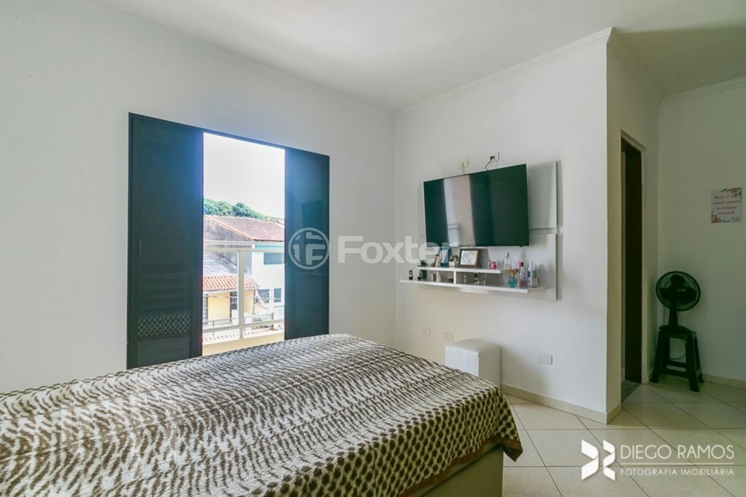Casa à venda com 3 quartos, 202m² - Foto 11