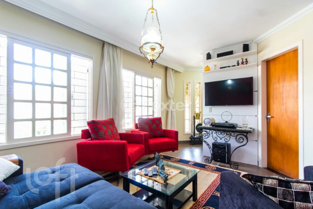 Casa à venda com 4 quartos, 284m² - Foto 1