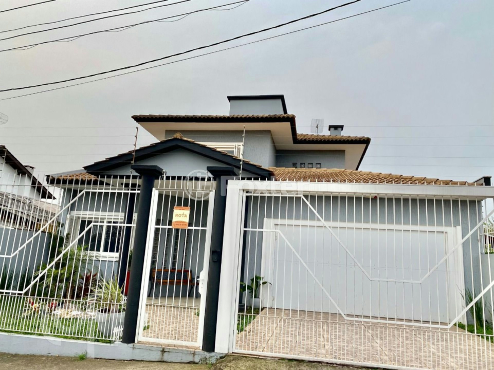 Casa à venda com 3 quartos, 203m² - Foto 1