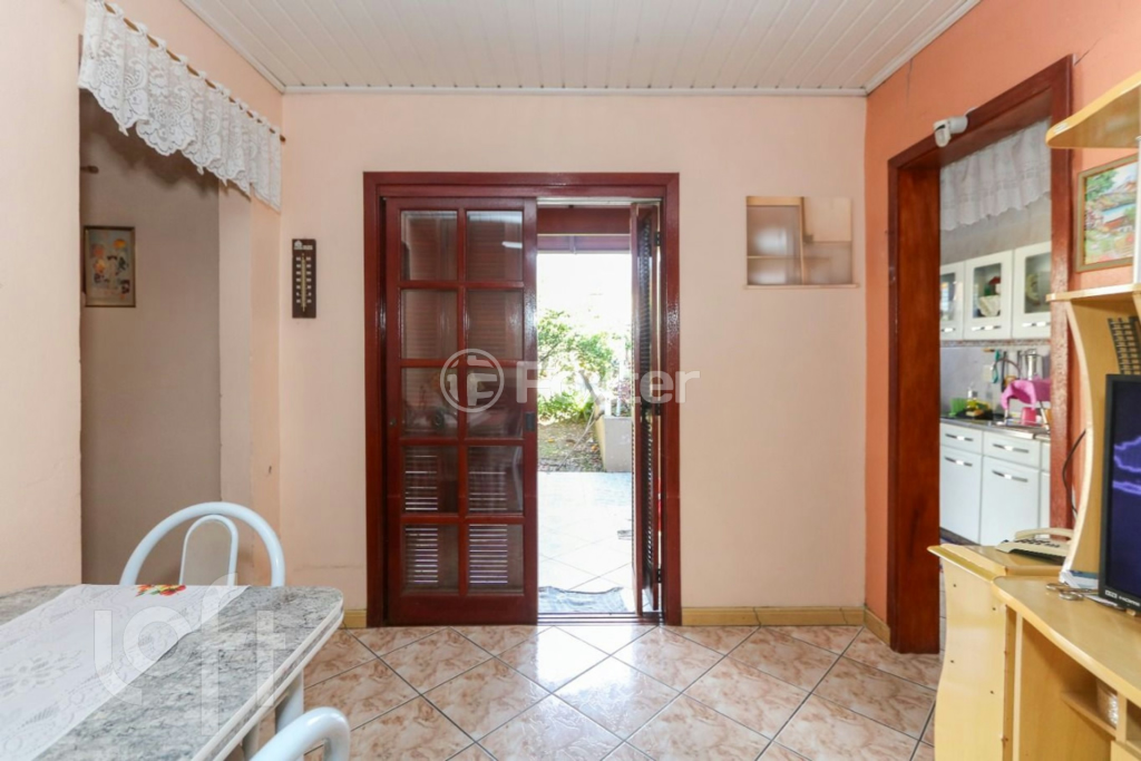 Casa à venda com 2 quartos, 70m² - Foto 7