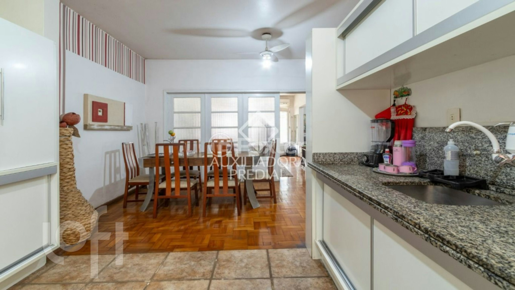 Casa à venda com 3 quartos, 300m² - Foto 15