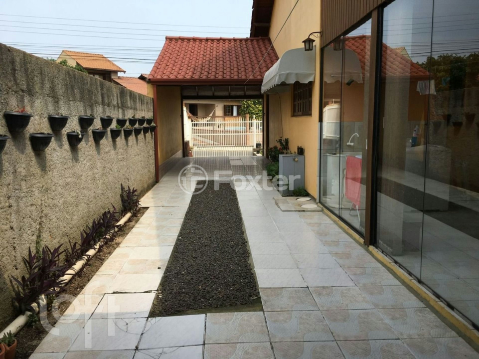 Casa à venda com 3 quartos, 180m² - Foto 3