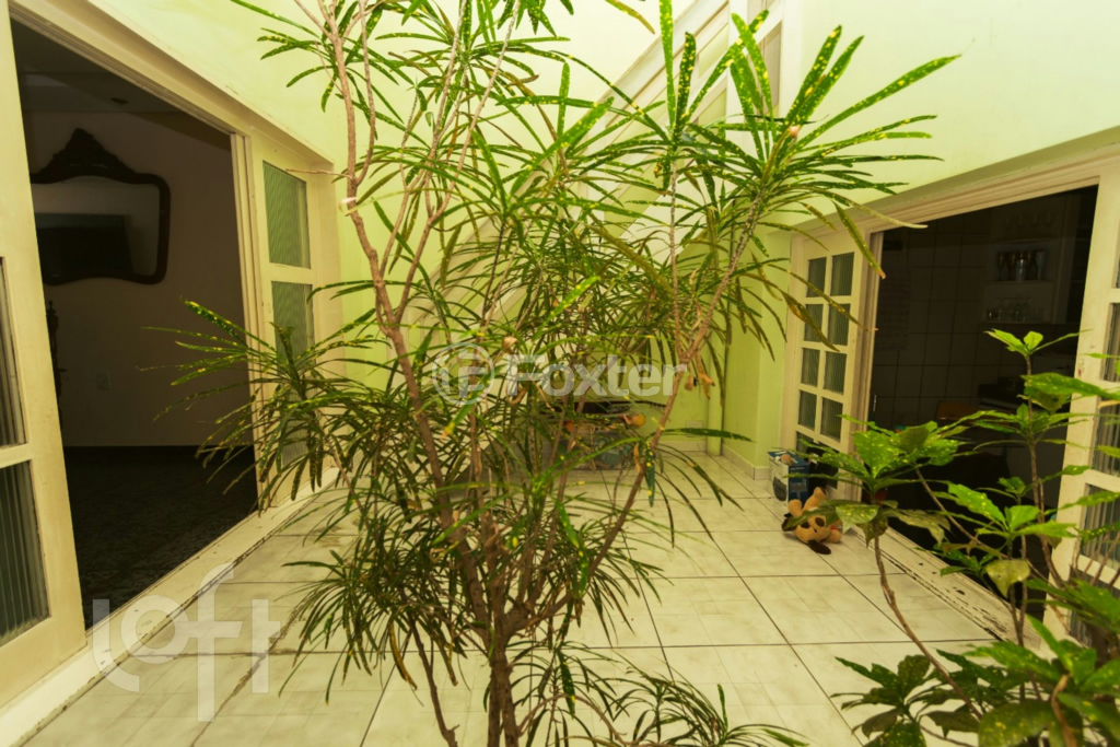Casa à venda com 4 quartos, 257m² - Foto 18