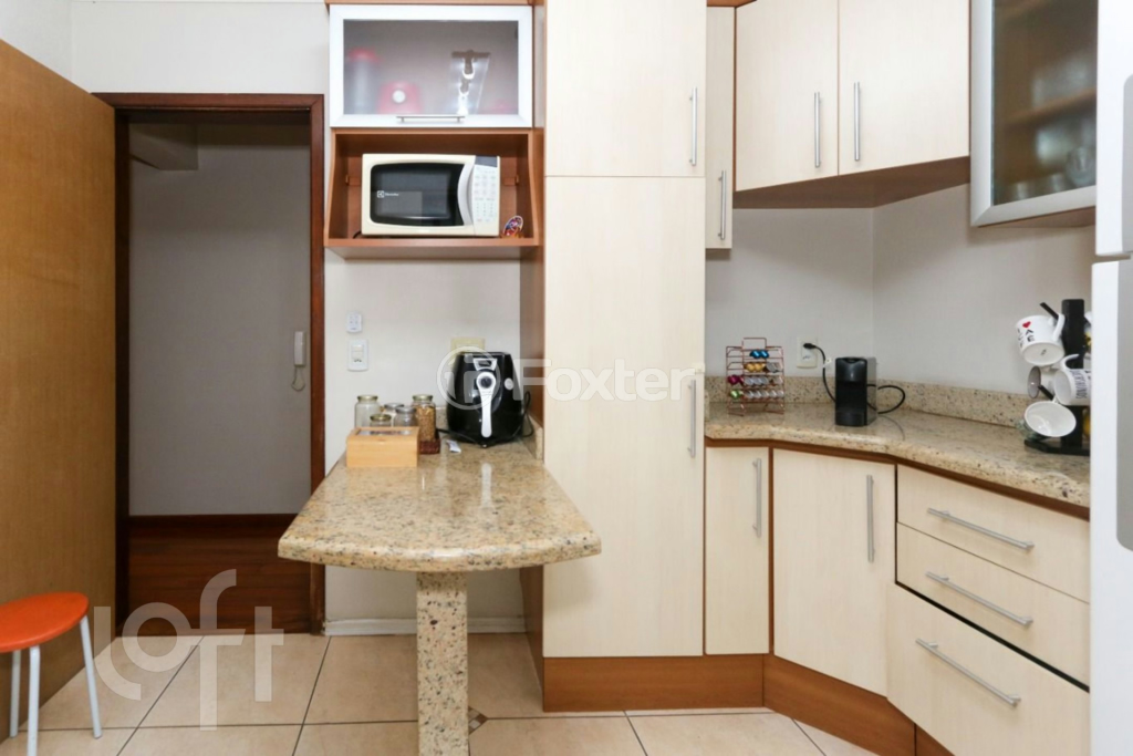 Apartamento à venda com 2 quartos, 98m² - Foto 32