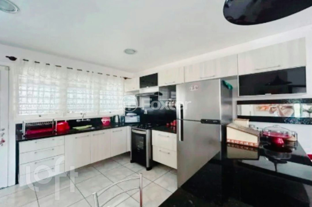 Casa à venda com 3 quartos, 206m² - Foto 2