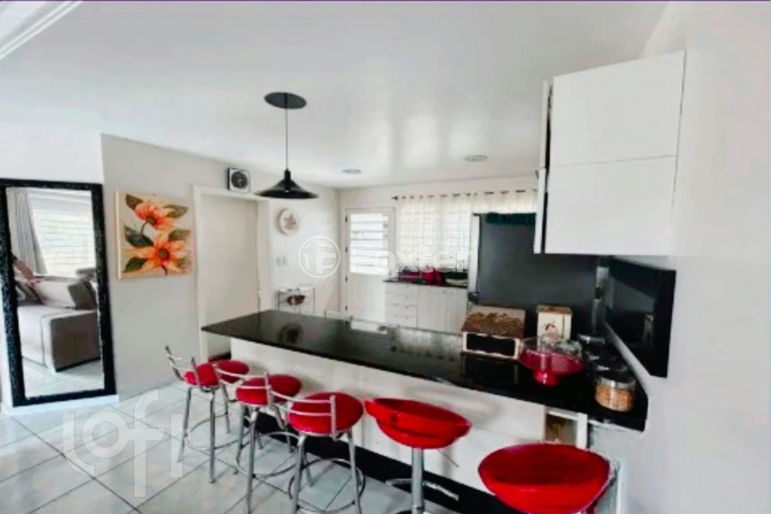 Casa à venda com 3 quartos, 206m² - Foto 1