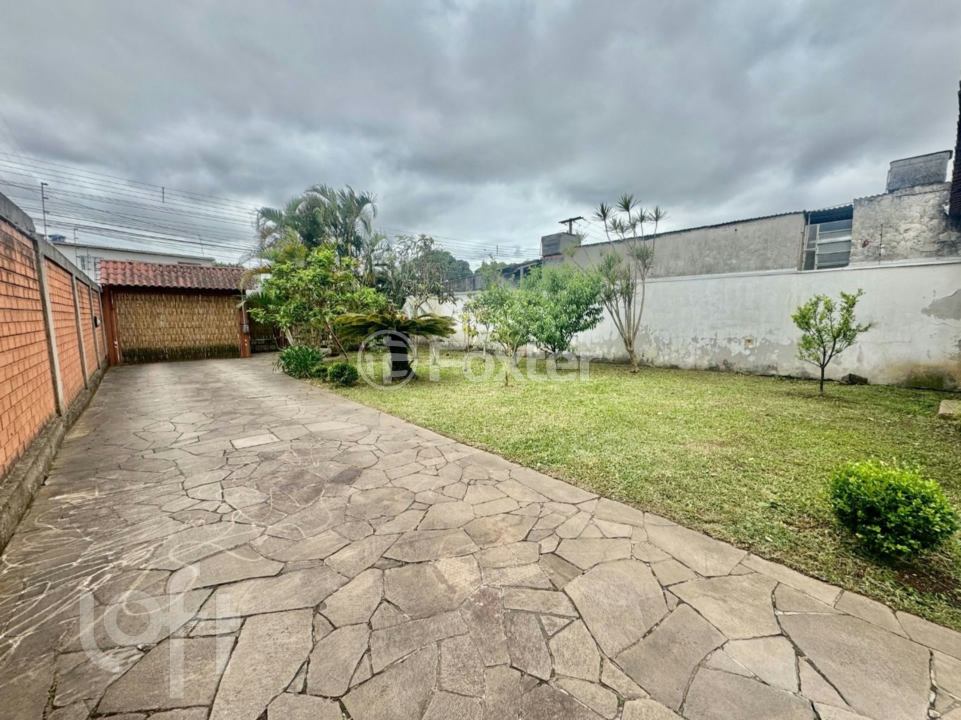 Casa à venda com 4 quartos, 177m² - Foto 1
