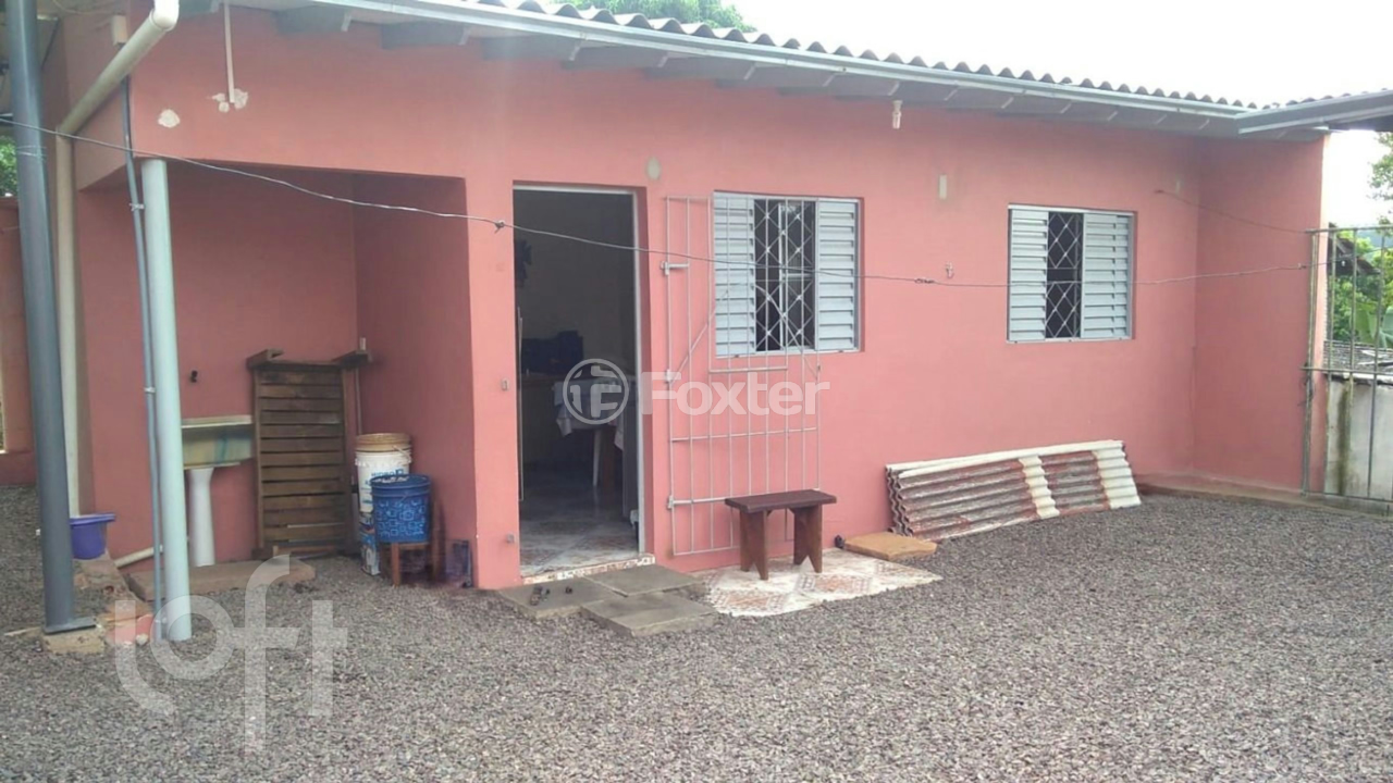 Casa à venda com 4 quartos, 100m² - Foto 2