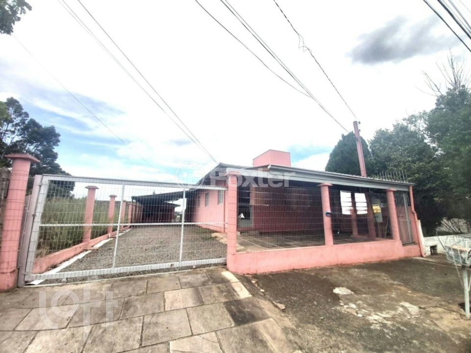 Casa à venda com 4 quartos, 100m² - Foto 1