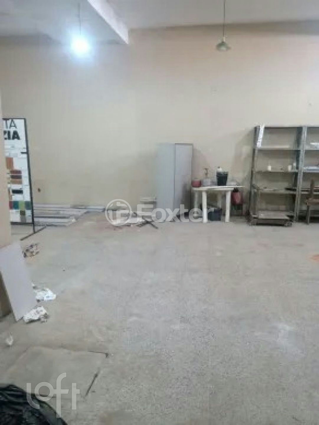 Casa à venda com 2 quartos, 75m² - Foto 1