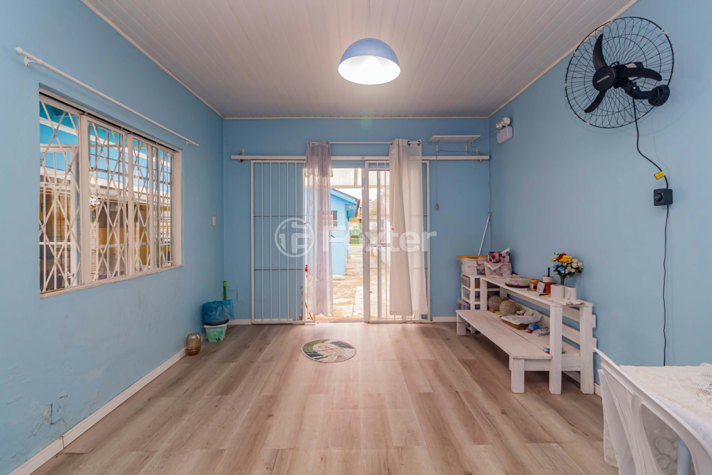 Casa à venda com 4 quartos, 217m² - Foto 1