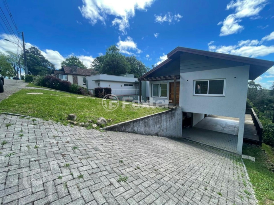 Casa de Condomínio à venda com 3 quartos, 290m² - Foto 2