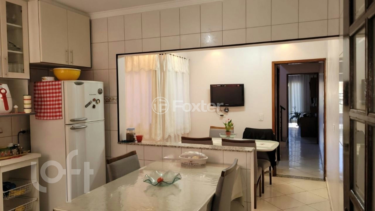 Casa à venda com 3 quartos, 284m² - Foto 2