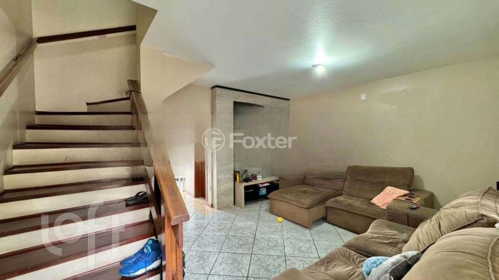 Casa à venda com 3 quartos, 132m² - Foto 1