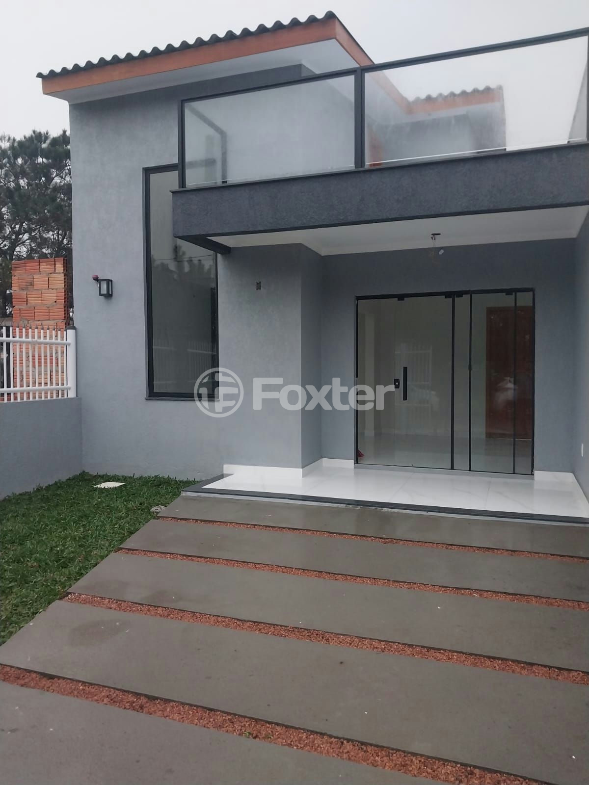 Casa à venda com 2 quartos, 108m² - Foto 2