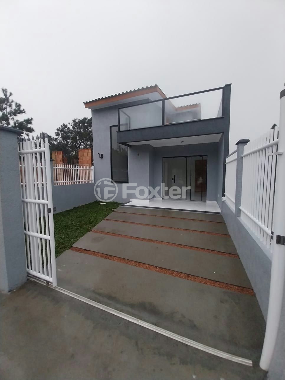 Casa à venda com 2 quartos, 108m² - Foto 1
