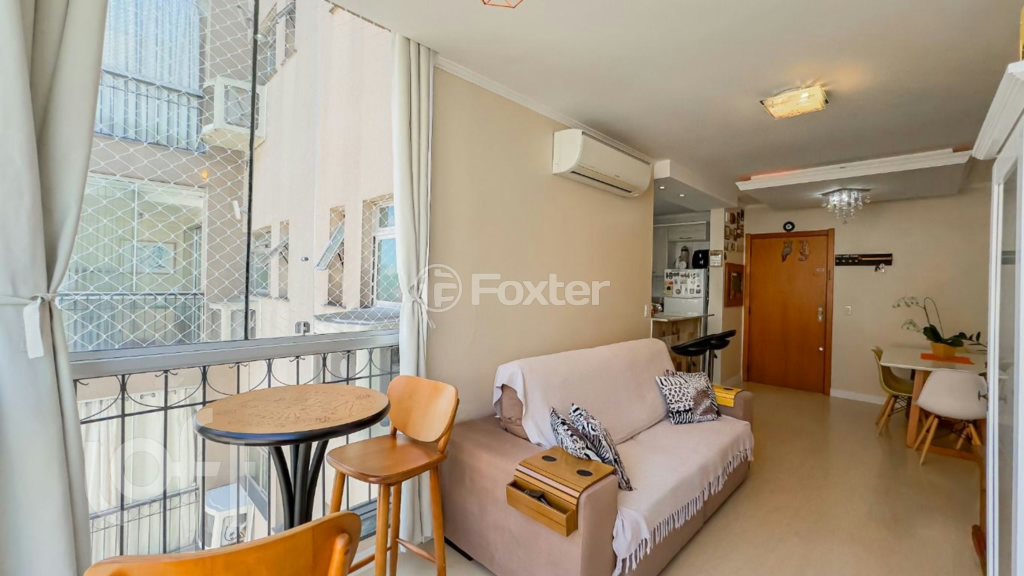 Apartamento à venda com 3 quartos, 76m² - Foto 1