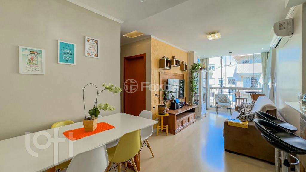 Apartamento à venda com 3 quartos, 76m² - Foto 2