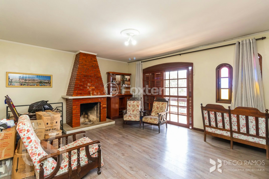 Casa à venda com 4 quartos, 370m² - Foto 1
