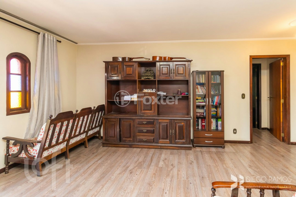 Casa à venda com 4 quartos, 370m² - Foto 2