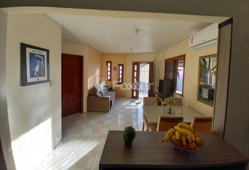 Casa à venda com 2 quartos, 55m² - Foto 1