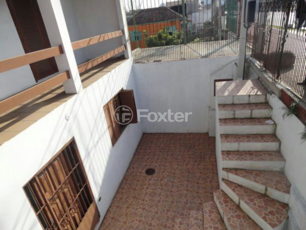Casa à venda com 3 quartos, 250m² - Foto 2